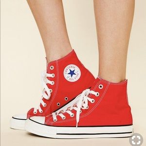 RED CONVERSE